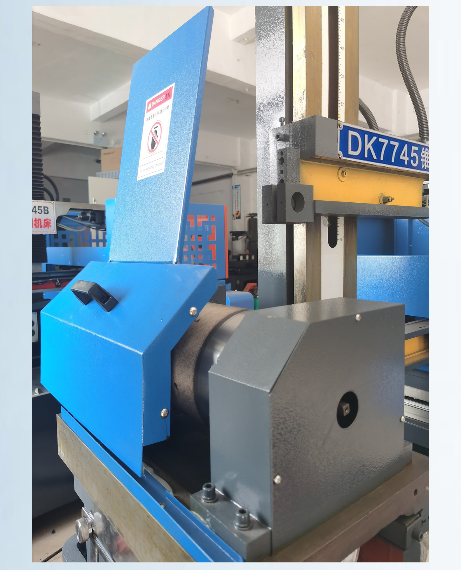 DK7745-1.jpg